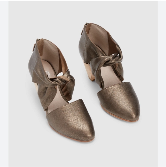Eileen Fisher 'Mary' Twist Front Metallic Leather Wedge Pump - Bronze - Picture 16 of 16